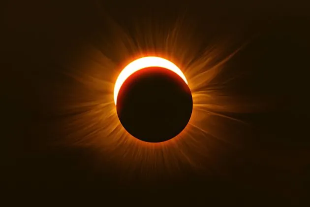 https://www.planetavenue.com/wp-content/uploads/2023/10/Eclipse-lunaire.webp